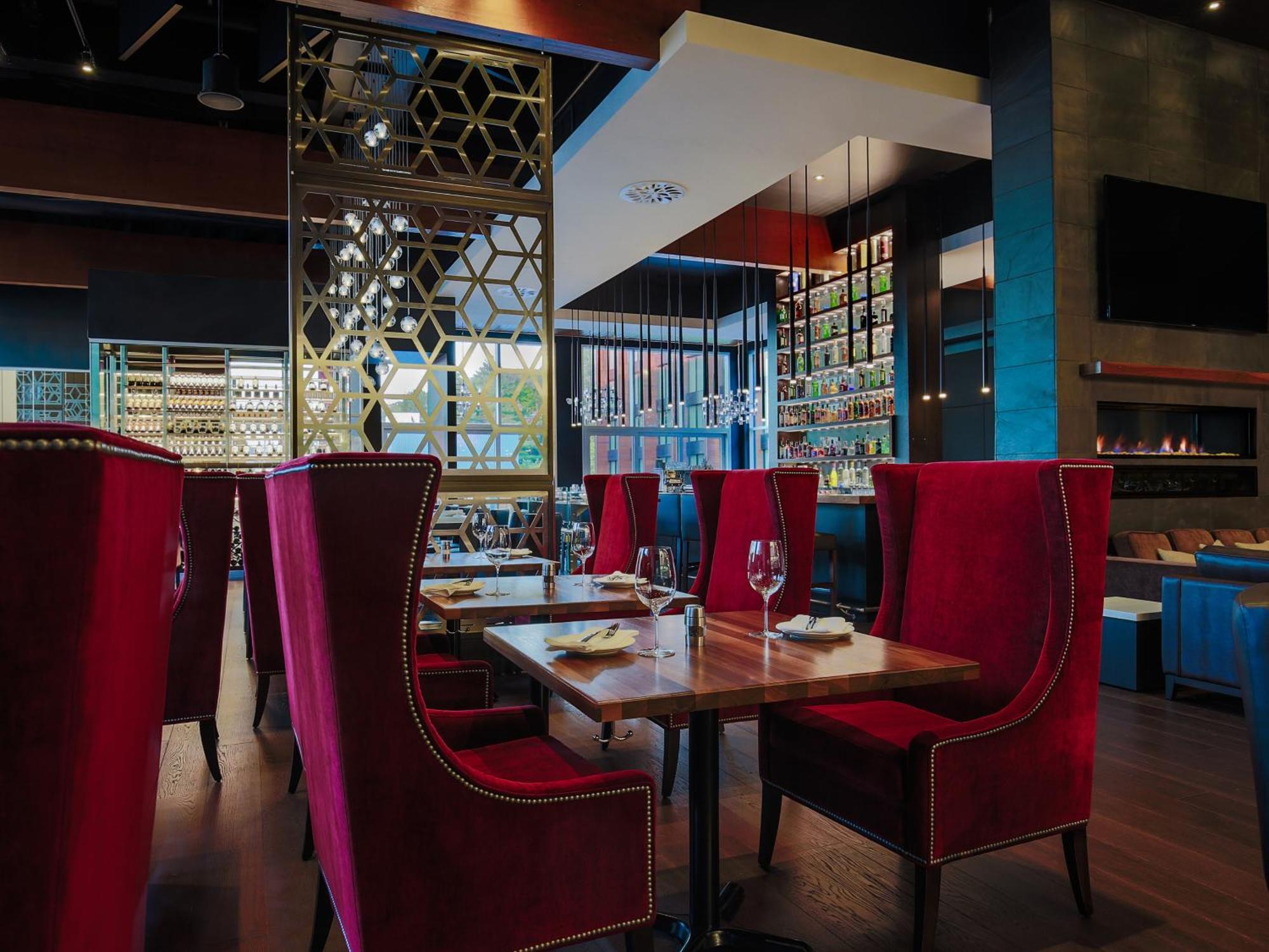Otl Gouverneur แชร์บูร์ก ภายนอก รูปภาพ Interior of a PF. Chang's in Las Vegas